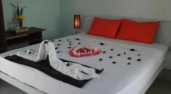 Pineapple Guest House Gili Air Exterior photo