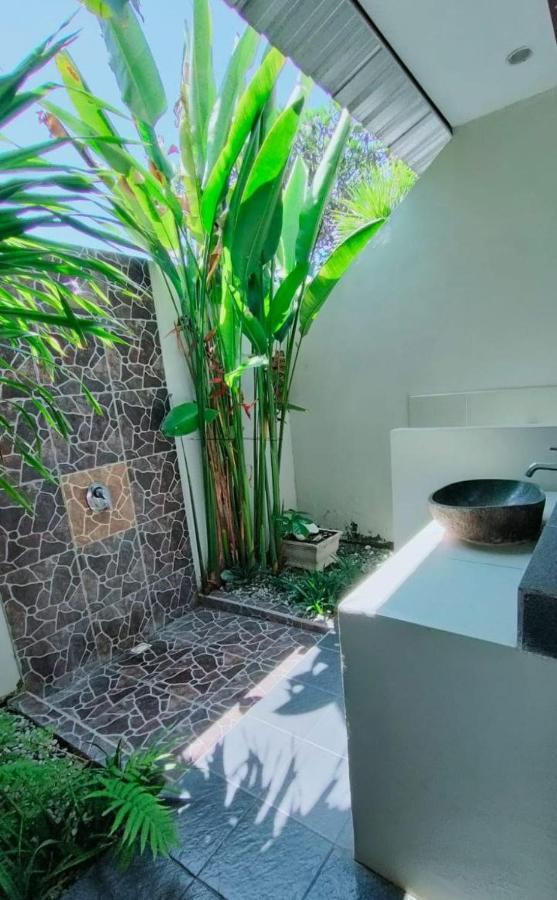 Pineapple Guest House Gili Air Exterior photo