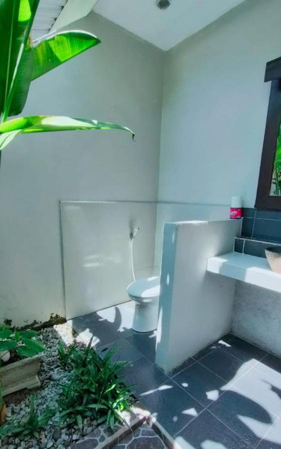 Pineapple Guest House Gili Air Exterior photo