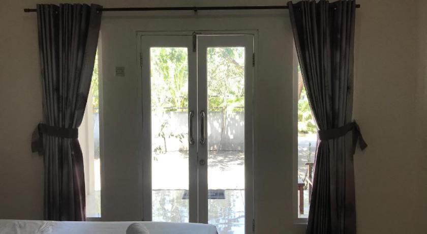 Pineapple Guest House Gili Air Exterior photo