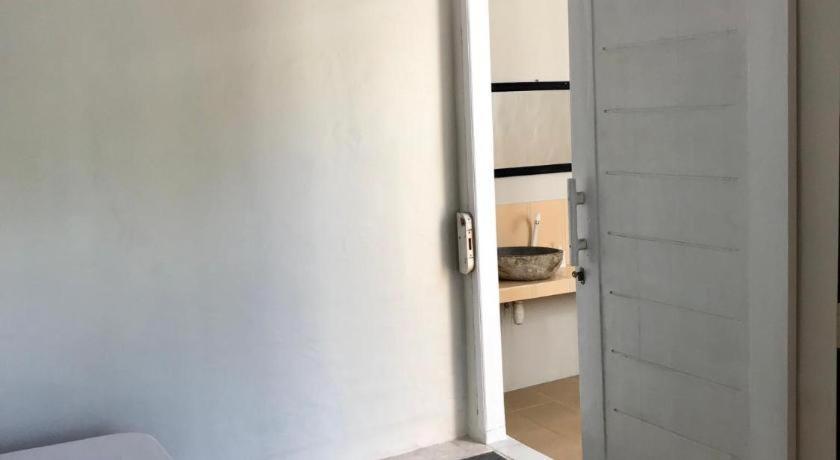 Pineapple Guest House Gili Air Room photo